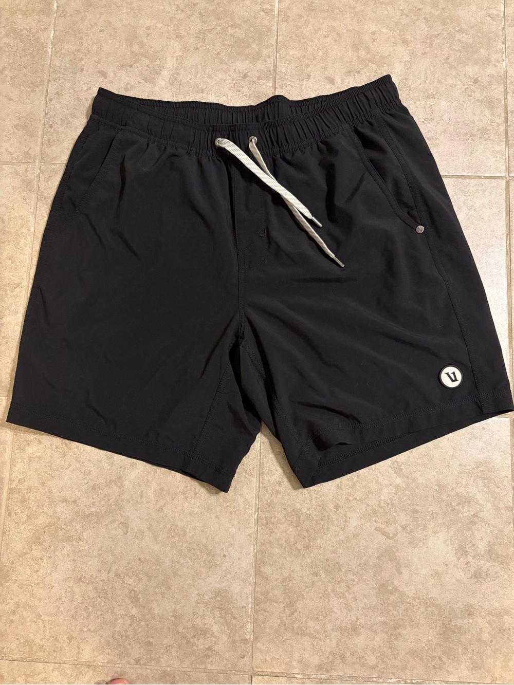 Vuori 7” Lines Kore Shorts - L